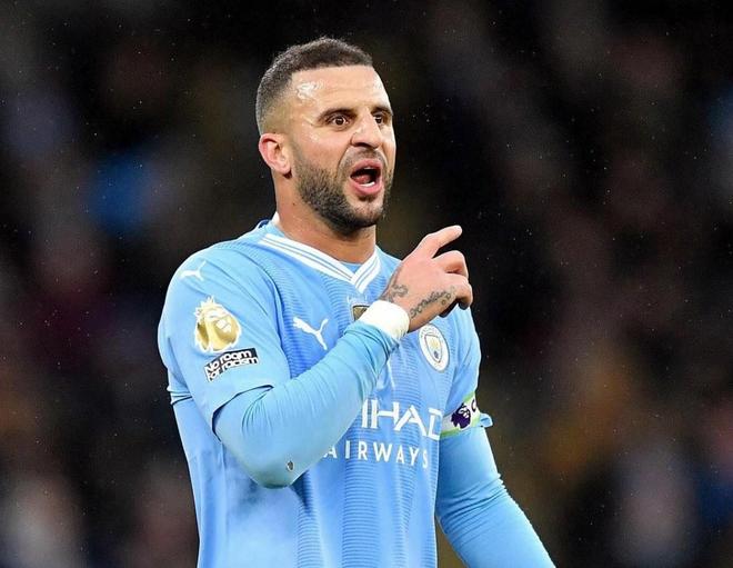 爱媒：奥林匹克峰会建议放宽对俄参赛限制，但欧足联仍维持禁令（爱媒称：奥林匹克峰会建议放松俄运动员参赛限制，欧足联禁令不变）