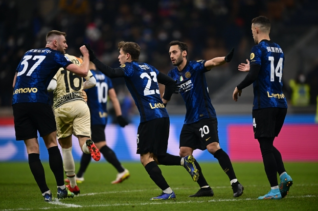 欧冠：利物浦2-0战胜马赛（欧冠赛场：利物浦2-0力克马赛）