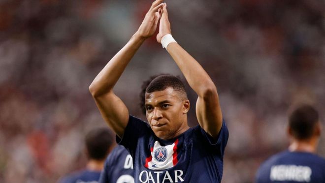 欧协联半场：乌切闪击破门，西塞疑似逃点，水晶宫1-0古比斯（欧协联半场战报：乌切闪击先拔头筹，西塞疑似逃点，水晶宫暂1-0领先古比斯）