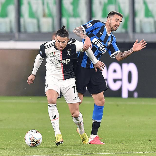 奥赖利：我们队内互相配合得很好；现在不会讨论争冠（奥赖利：球队配合默契，眼下不谈争冠）